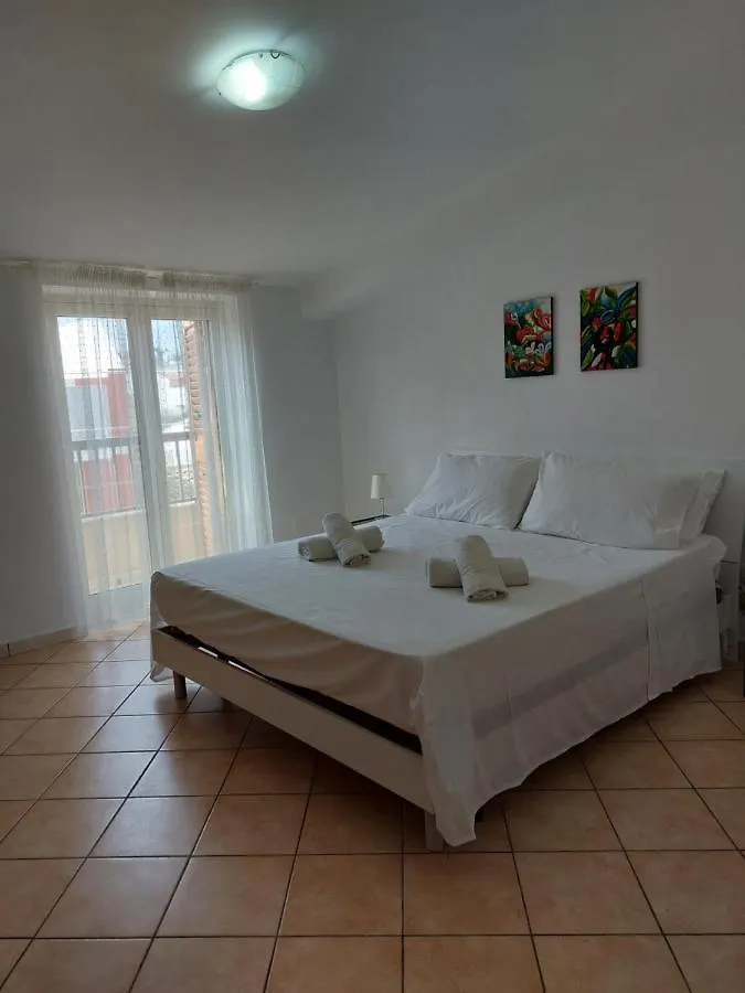 Il Promontorio Casa Vacanze 파키노 0*,